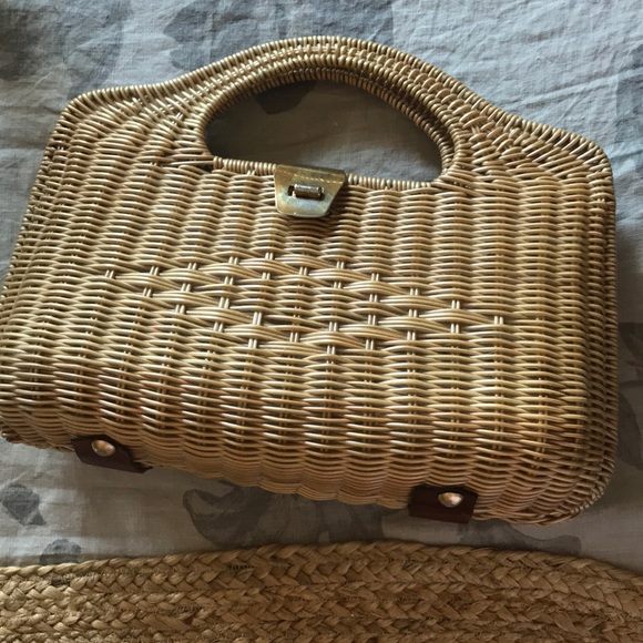 Handbags - Vintage basket clutch handbag
